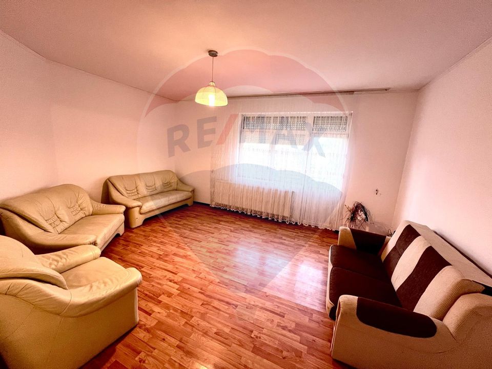 Casă / Vilă cu 7 camere de închiriat în zona Oncea