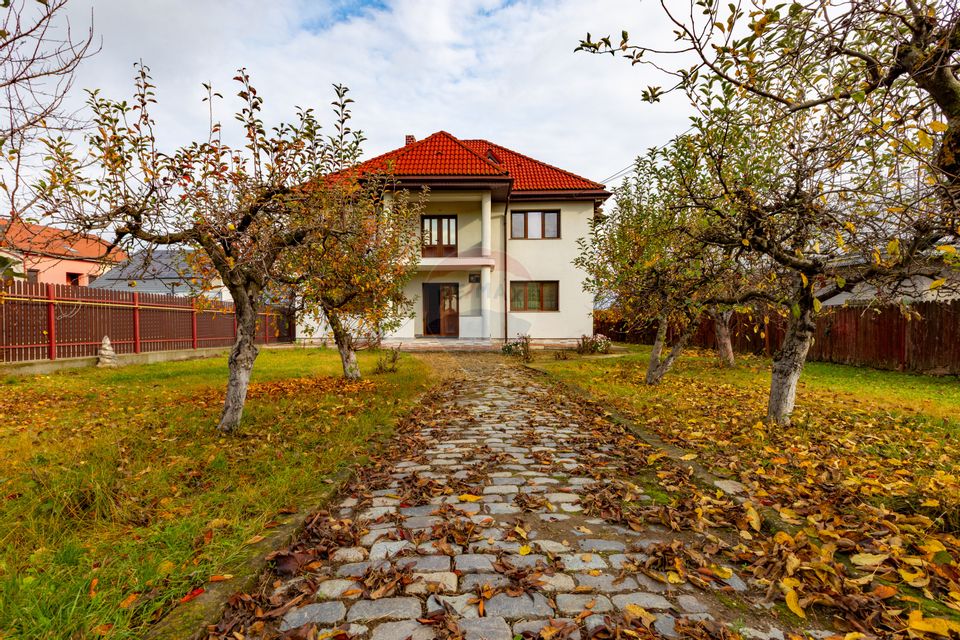 6 room House / Villa for sale