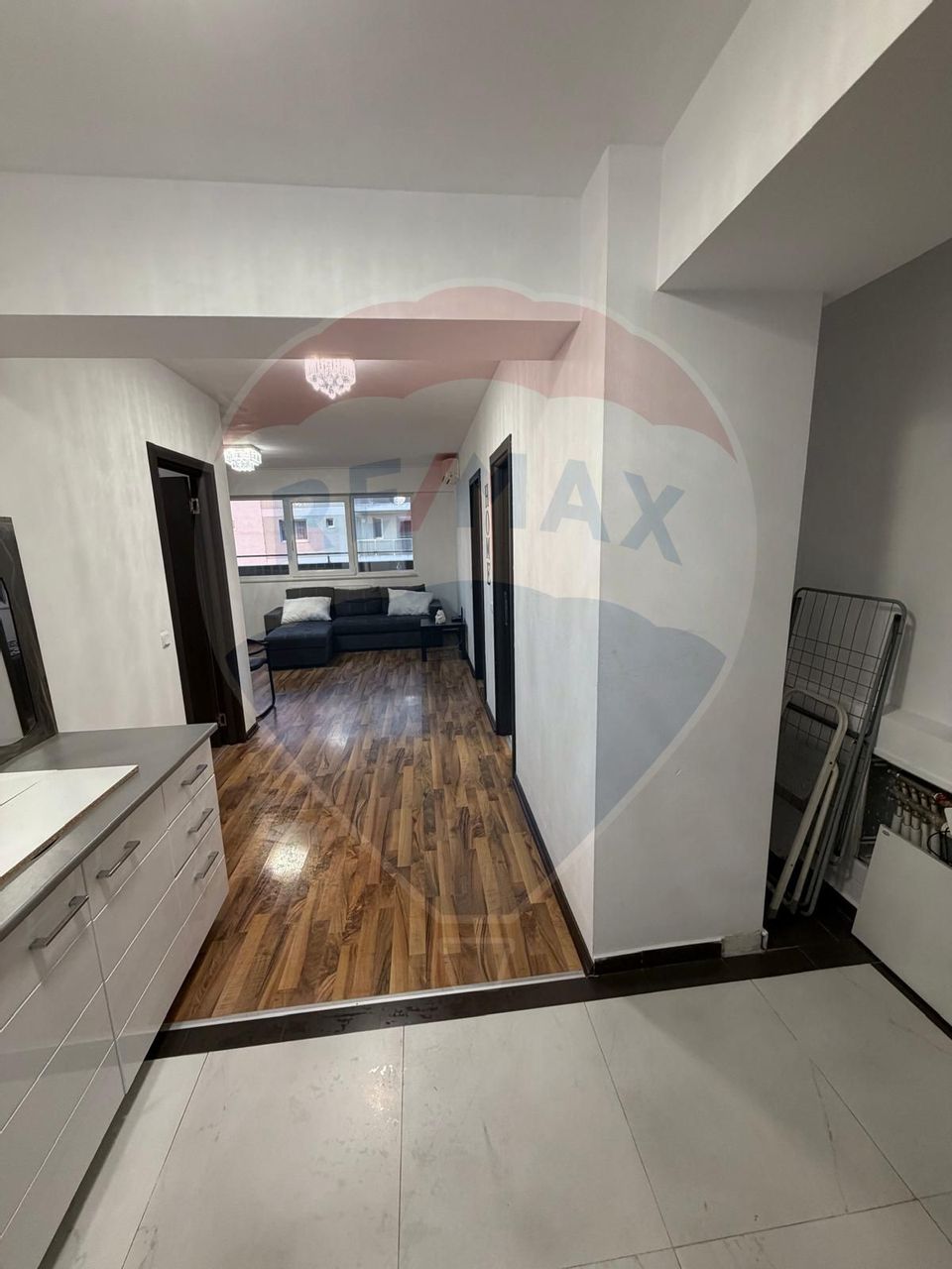 De vanzare apartament cu 2 dormitoare si living open space în Nufarul