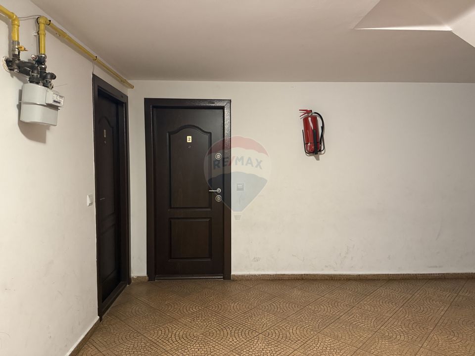Apartament cu 3 camere de vânzare cu loc de parcare, Calea Bârladului