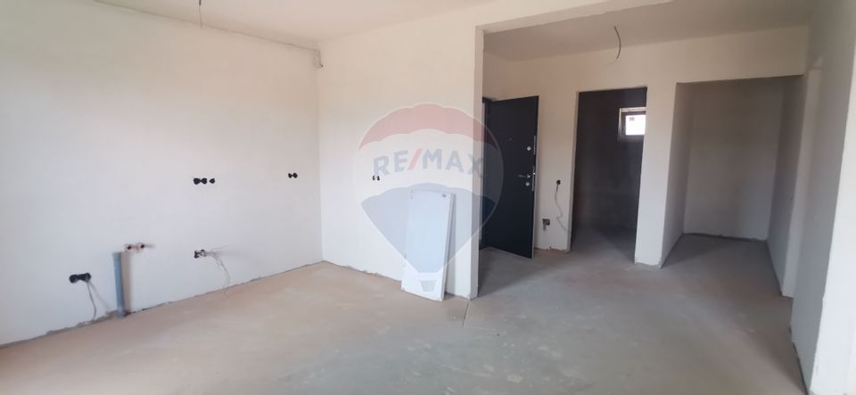 Apartament cu 3 camere de vânzare