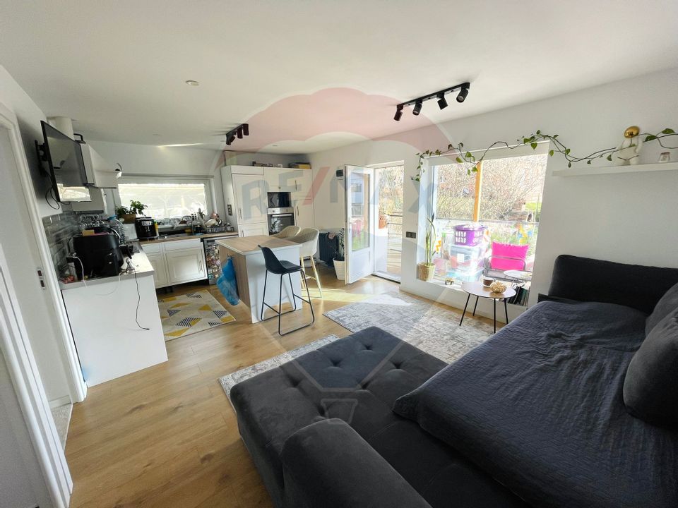 Casă cu potențial de renovare, teren generos 1366 mp, Dâmbu Rotund