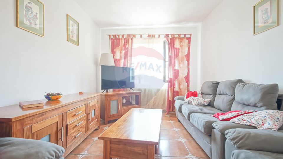 De vanzare 4 camere Racadau-zona Parcul Trandafirilor