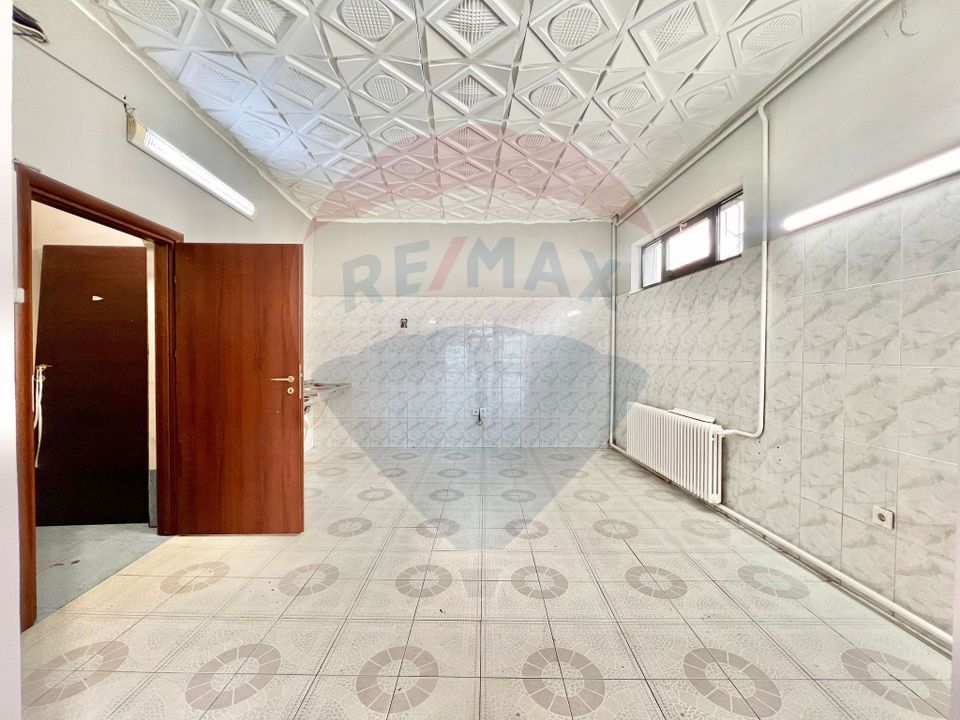 122sq.m Commercial Space for rent, Decebal area
