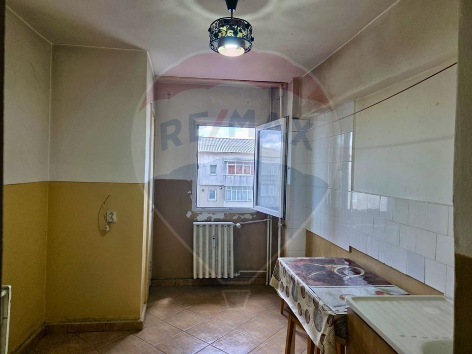Apartament cu 3 camere decomandat de vânzare, zona Orizont