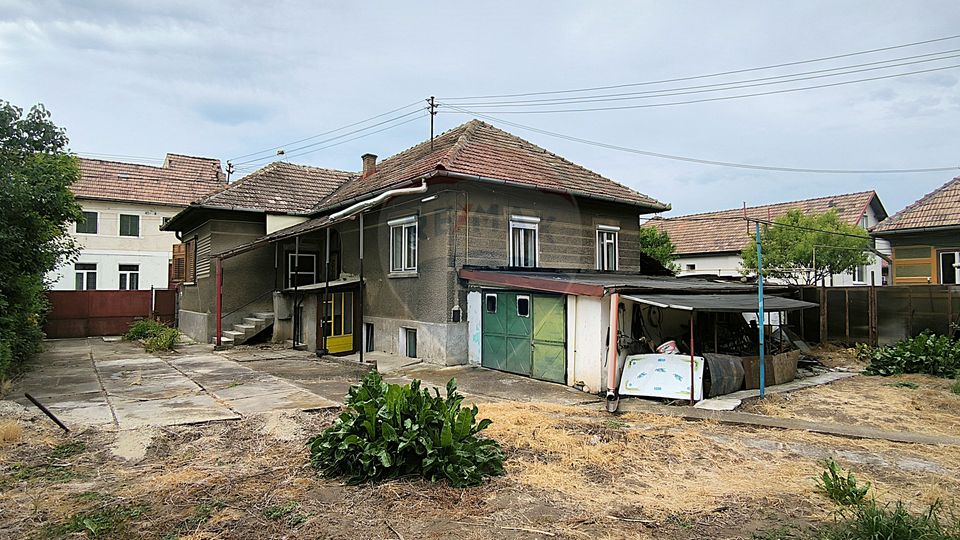 Casă pe un nivel in Medias, teren 533 mp, curte dreapta