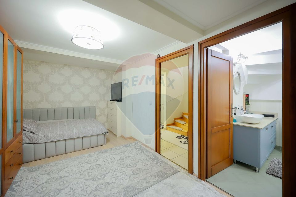 Casă de vânzare cu 4 camere în cartierul Beverly Hills, Sânmartin