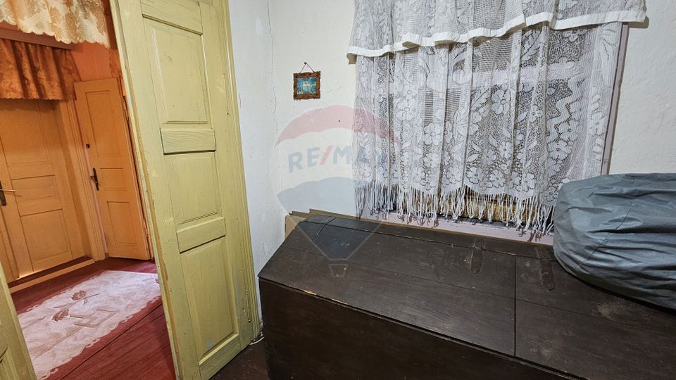 Casă / Vilă cu 3 camere de vânzare-Cacica-Suceava