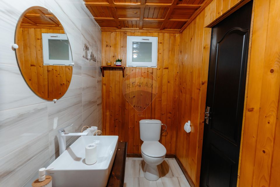 Vânzare pensiune renovată 2025 – 6 camere, Corbșori (Poenari)