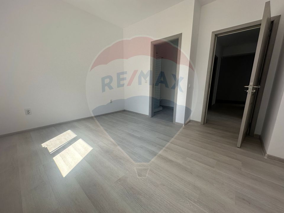 Apartament nou 3 camere de închiriat Nemobilat/Mobilat