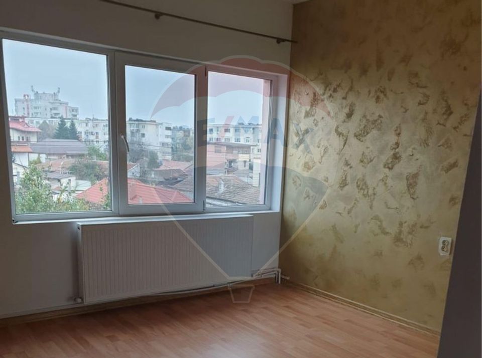 Casă / Vilă cu 6 camere de închiriat în zona Bratianu