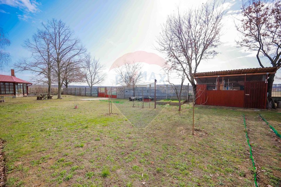 Casă de vânzare, tip duplex, teren 889 mp, în Păușa, comuna Nojorid