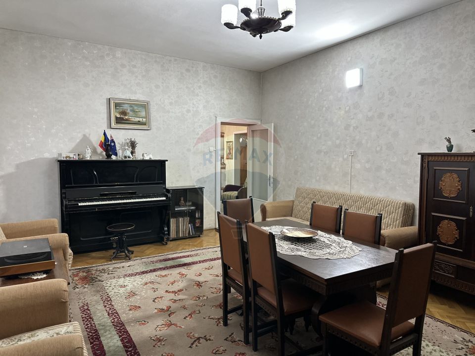 4 room Apartment for sale, Central area