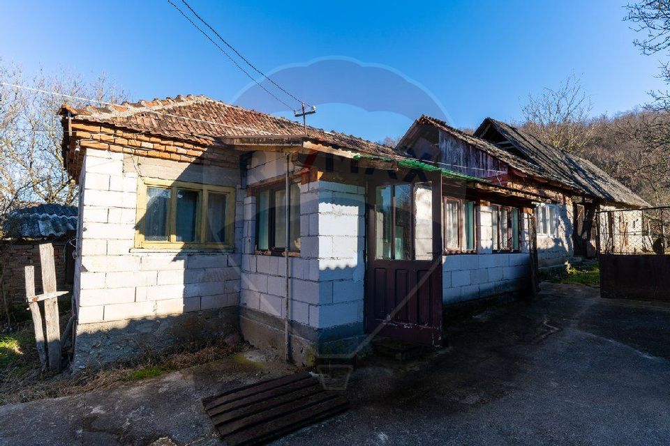 Casă / Vilă cu 4 camere de vânzare