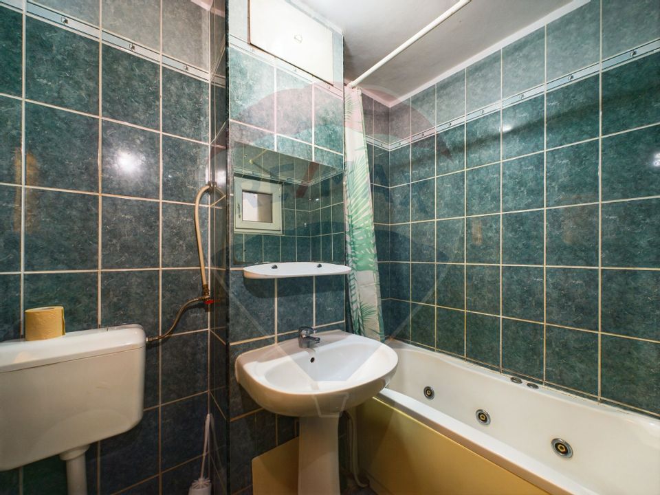 Apartament cu 3 camere de închiriat în zona Lacul Tei