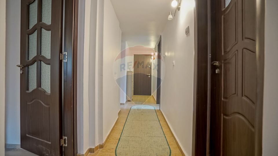 REZERVAT! De vânzare apartament 4 camere în vilă impozantă