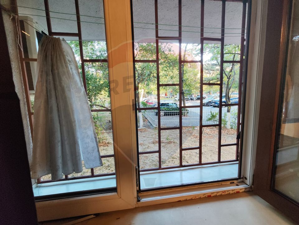 Apartament cu 3 camere de vânzare în zona 1 Decembrie 1918