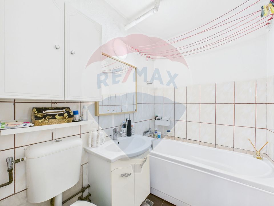 Apartament cu 3 camere de vânzare în zona Ferentari