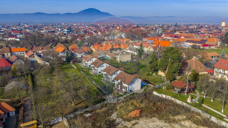 CASE NOI ÎN ARHITECTURĂ ALPINO-MODERNĂ CU ALEE PRIVATA | CRISTIAN