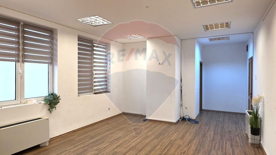 Birou de închiriat în Brașov zona centrală în clădire de birouri