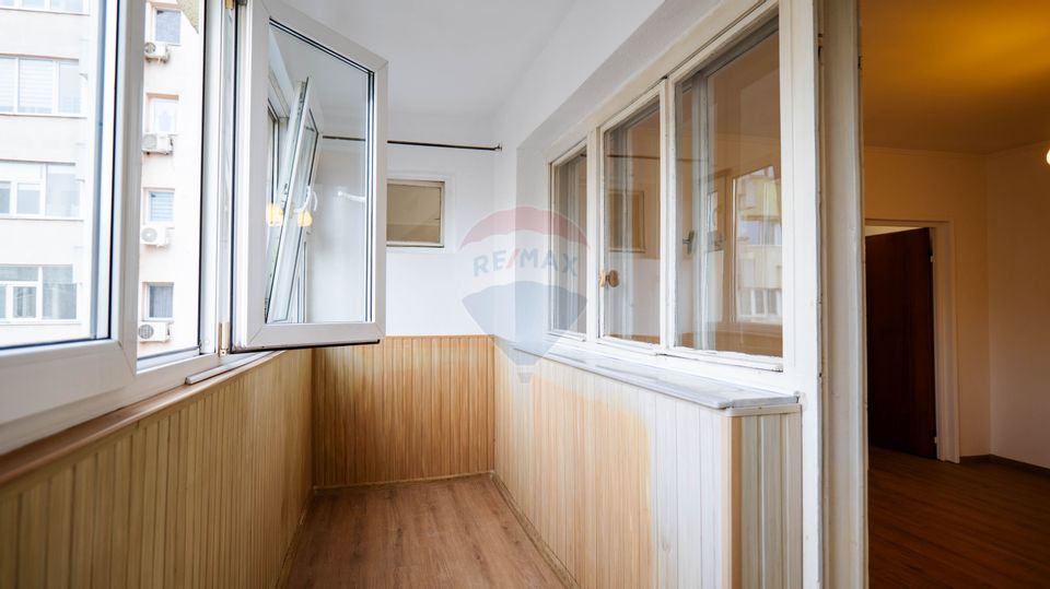 Vanzare apartament 3 camere-renovat, luminos si spatios, zona Iancului
