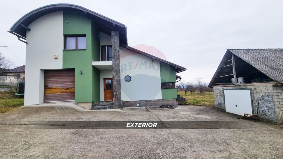 Casă la cheie, proprietate deosebită în Buzești, P+E și teren 3657 mp