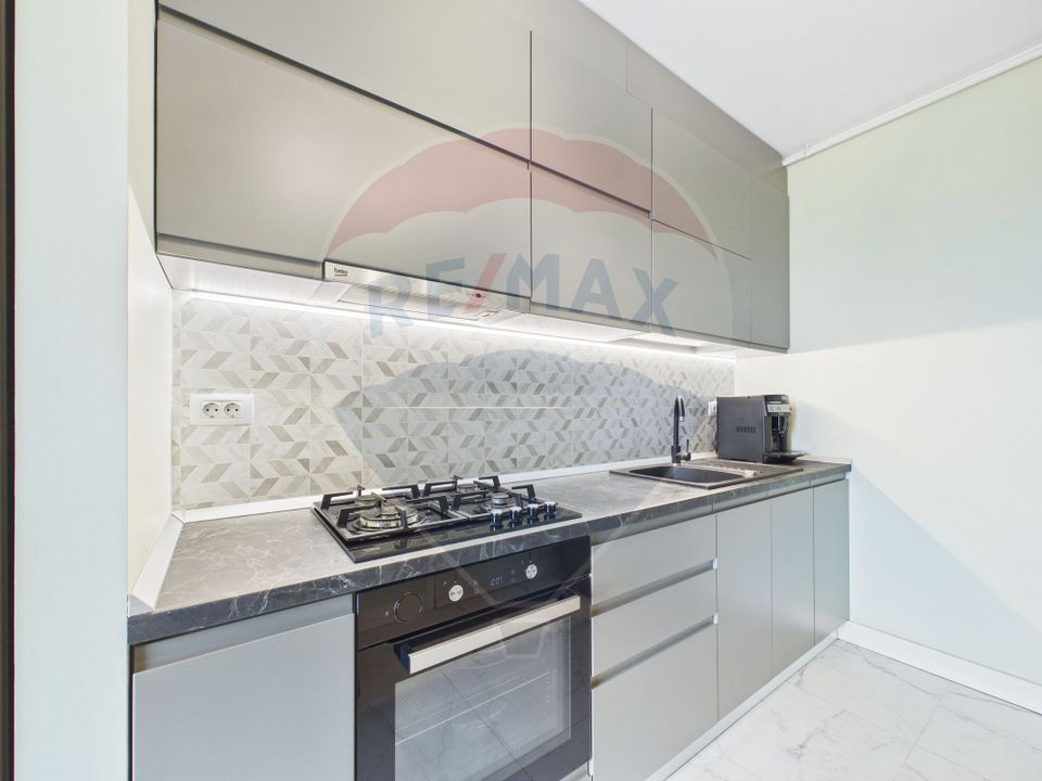 Apartament cu 3 camere de vânzare în zona Aviatiei