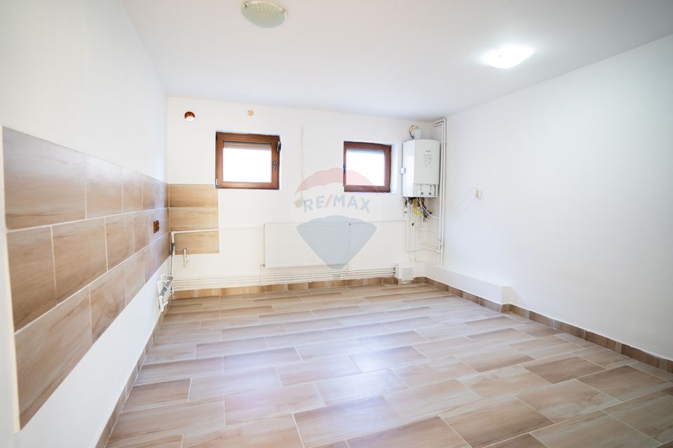 Casă individuală de Vânzare, 242mp utili+ teren de 380mp, în Pitești