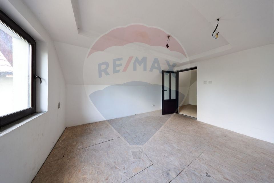 Vilă cu 3 camere de vânzare în Sacele