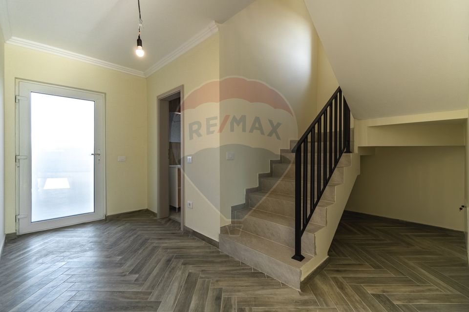 5 room House / Villa for sale