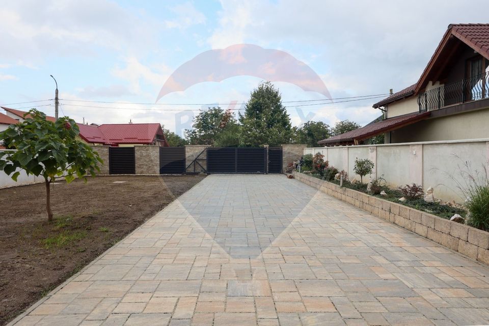 5 room House / Villa for sale