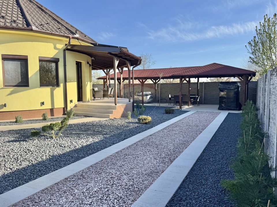 4 room House / Villa for sale