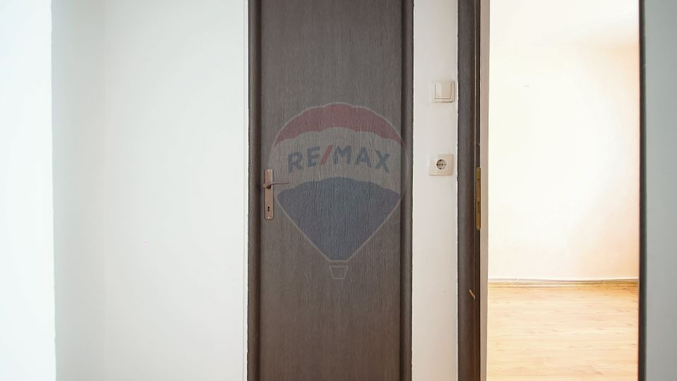 SPATIU 40 MP UTILI CU VAD | BULEVARDUL ALEXANDRU VLAHUTA NR. 21 |