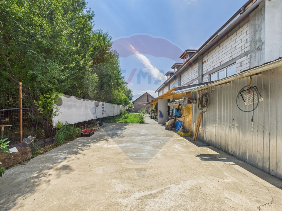 Hala, teren 5000 mp si casa in Potlogi- 38 km pana in Bucuresti