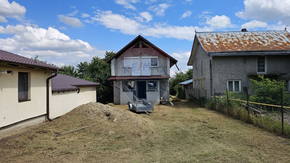 Casă / Vilă, teren 1700mp,  în Lisaura-Ipotești, Suceava