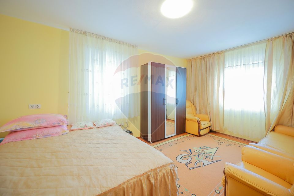 Casă cu 4 camere din cărămidă, de vânzare în zona Bratca-Damiș