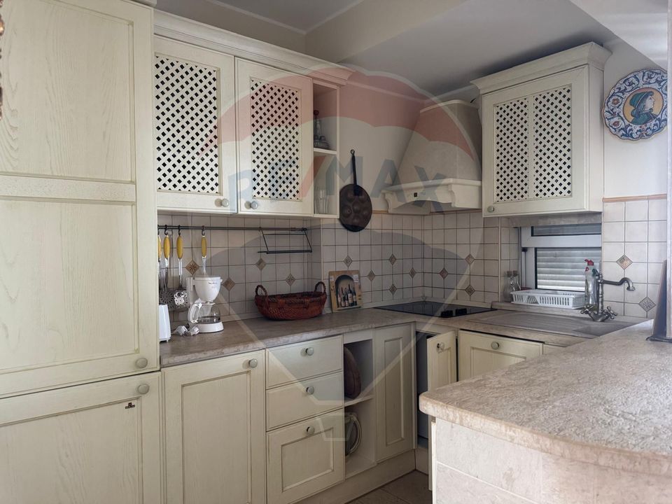 DE VANZARE Apartament cu 4 camere în Mamaia Nord