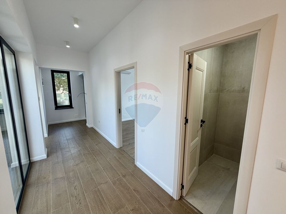 Casă / Vilă cu 4 camere de vânzare în zona Nord