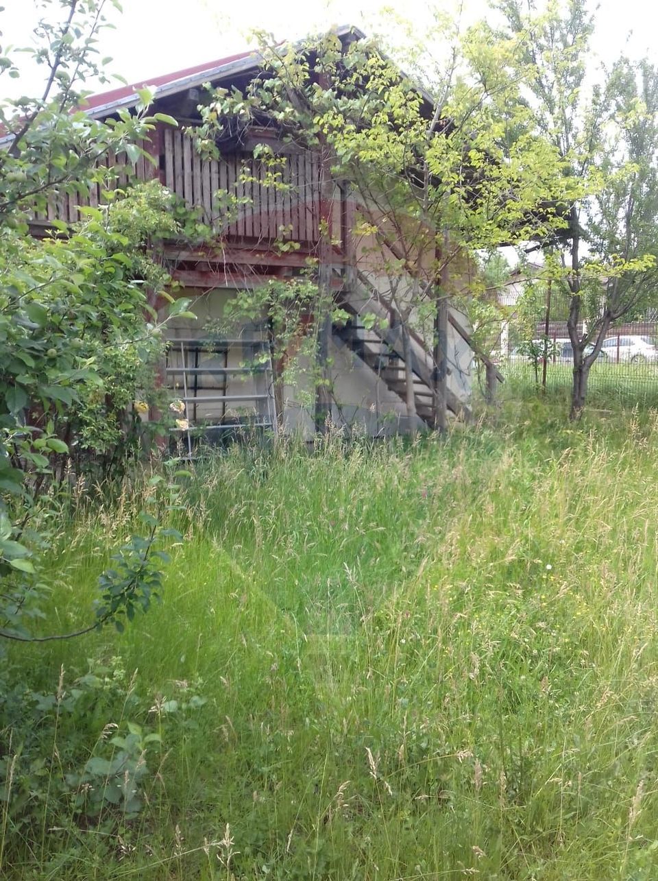 de vanzare Casă / Vilă cu 5 camere, la rosu