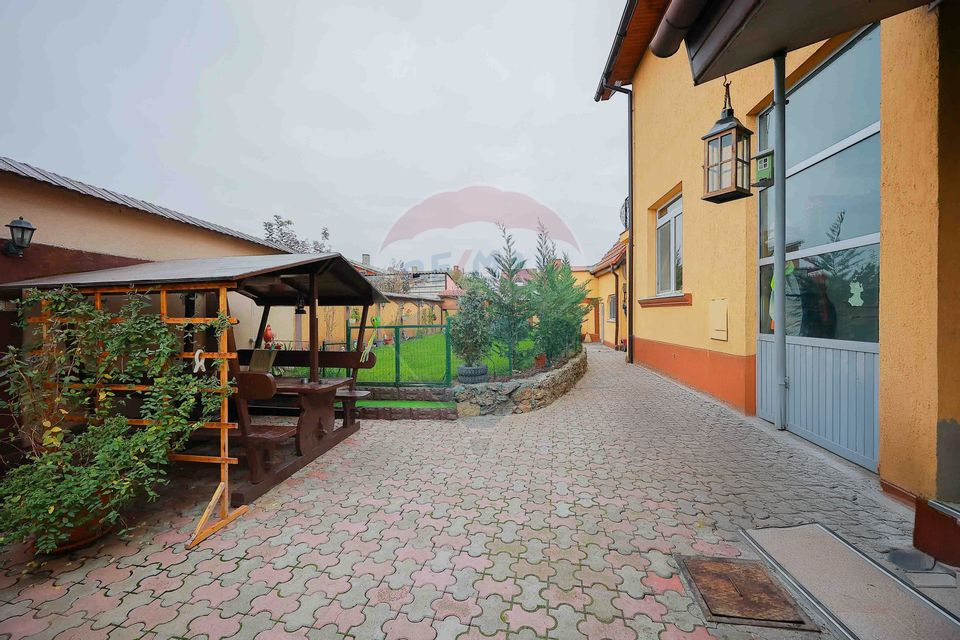 7 room House / Villa for sale, Cantemir area