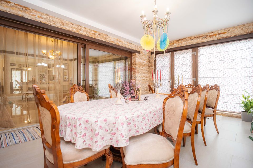 0% Comision - VILA de LUX de vânzare – Cu iaz natural