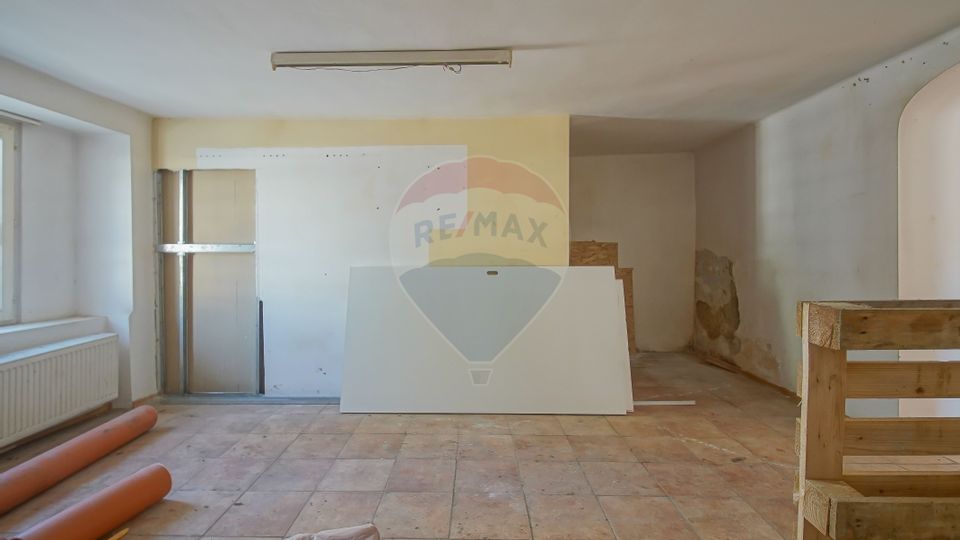 CASA CU POTENTIAL DE EXPLOATARE | DIVERSE ACTIVITATI | DE MIJLOC 50
