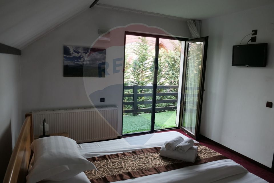 Vilă cu 10 camere de vânzare în zona Centrala