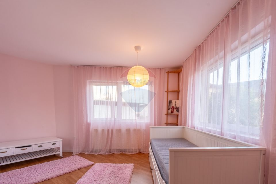 Casa individuala de vanzare 100mp, 600mp teren, garaj, zona Panemar