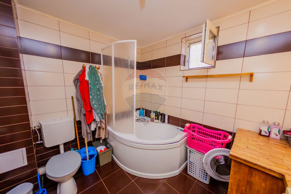 Apartament de vanzare Victoriei, garaj și curte proprie
