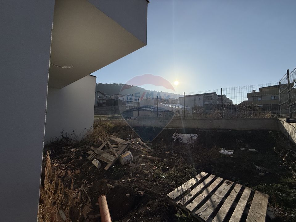 COMISION 0%-  Casă / Vilă cu 5 camere de vânzare semifinisata