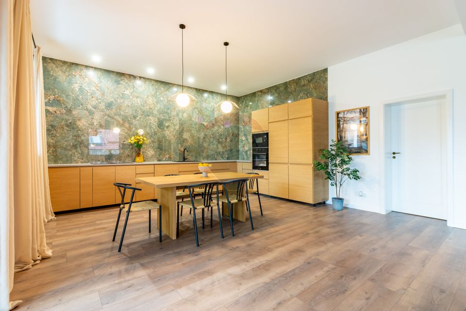 Casă / Vilă de vanzare in Snagov, langa padure, lac la 800 m, centru