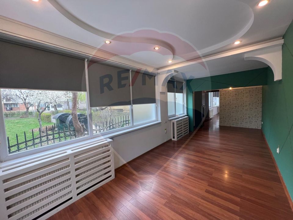 70sq.m Commercial Space for rent, Ultracentral area