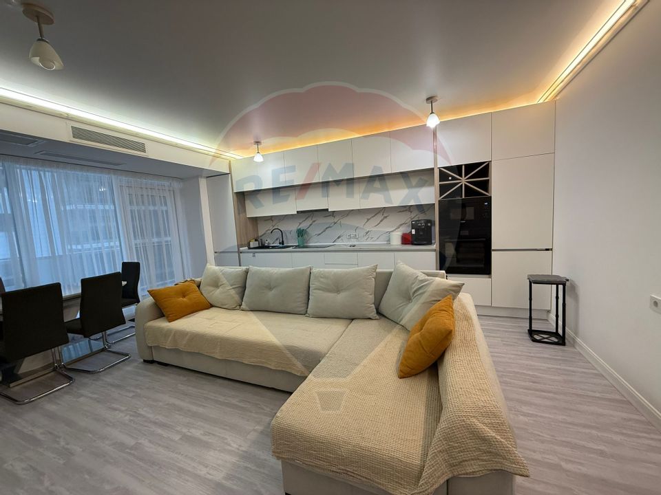 Apartament+loc de parcare in prima linie la mare White Titanic