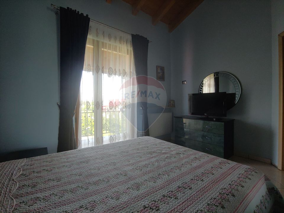 Casă / Vilă de lux cu 5 camere de vânzare în Vadu Moldovei, Suceava